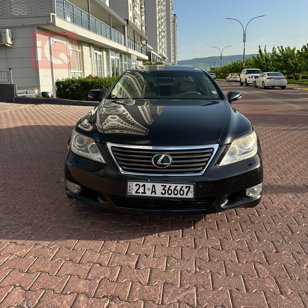 لێکزس LS